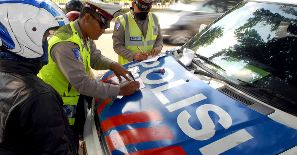 Prit Penunggak Pajak Dan Pemasang Stiker Di Pelat Nomor Ditilang