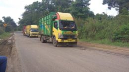 Sisi Lain Kehidupan Sopir Truk Batu Bara, Pelat Luar Menggerus Pendapatan Sopir Lokal