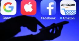 Pajak Perusahaan Internet