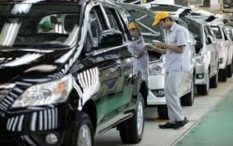 Pajak Baru Otomotif Diduga Dongkrak Harga Mobil Konvensional