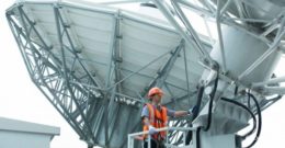 ewa menara naik, pendapatan Sarana Menara (TOWR) melesat 22,8% di kuartal I-2020