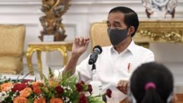 Bertaburnya Insentif Pajak dalam UU Cipta Kerja yang Diteken Jokowi