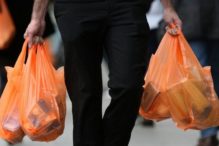 Tarik cukai plastik, Sri Mulyani bidik Rp1,5 triliun di 2021