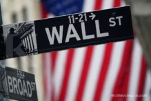 Dow Jones melonjak 400 poin, Wall Street bersiap untuk pemilu AS