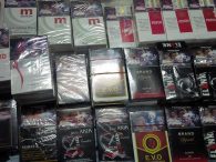 Petugas Bea Cukai Sita Rokok Ilegal yang Disembunyikan di Ambulans Rusak