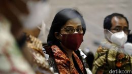 Sri Mulyani Bebaskan Pajak Impor Oksigen-Obat, Ini Hitung-hitungannya