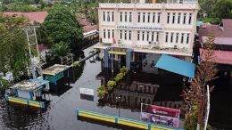 Banjir Sintang Kalbar, Kantor Pajak Terendam Dua Pekan