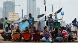 Warga Sri Lanka Demo Tolak Kenaikan Pajak 30 Persen