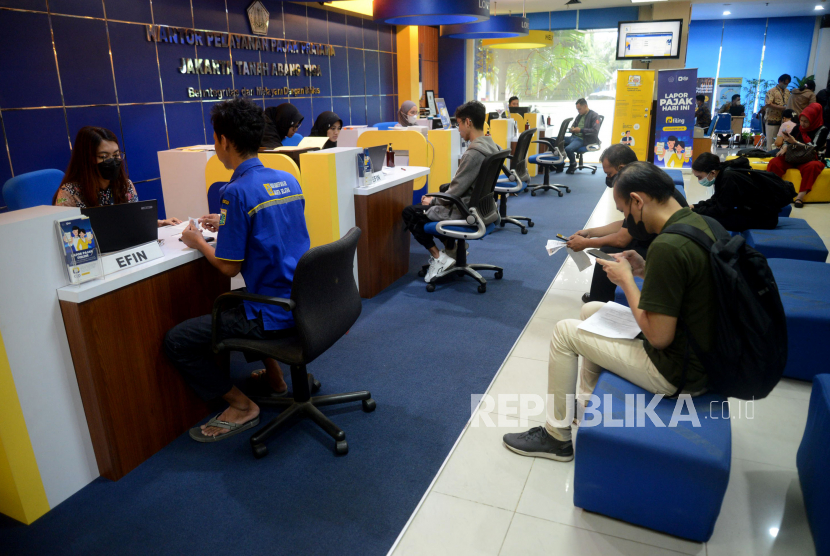 Pemerintah dan DPR Sepakat Target Penerimaan Pajak Naik Jadi Rp 1.988,8 Triliun