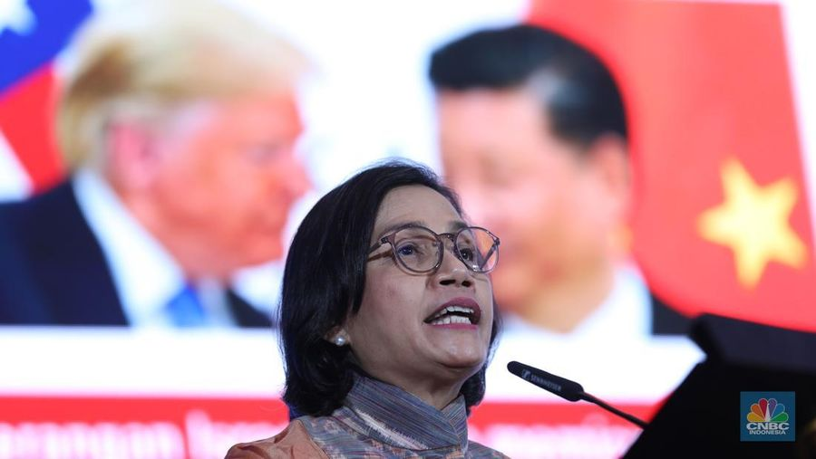 Sri Mulyani Cerita Rupiah dan IHSG Anjlok di Masa Transisi Jokowi ke Prabowo